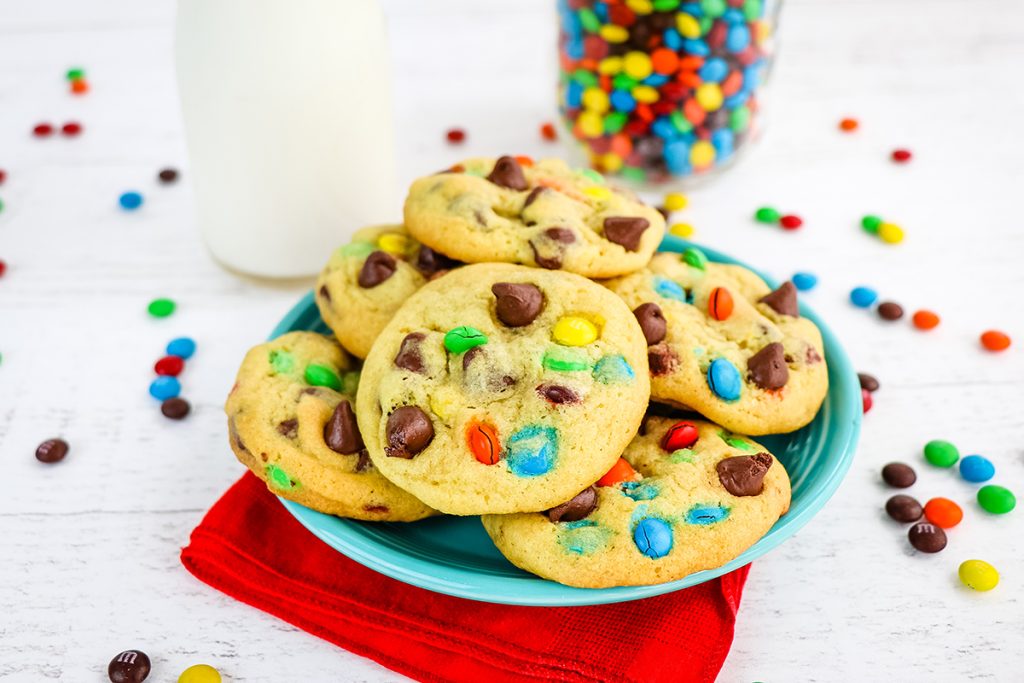 plate of chocolate chip pudding cookies