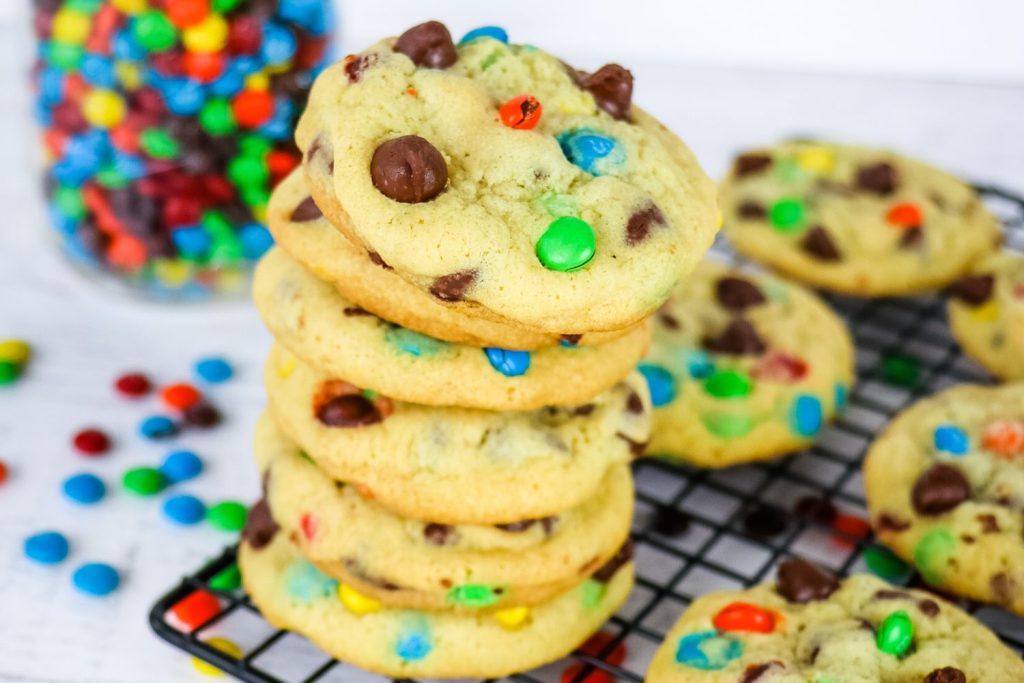 stack of chocolate chip pudding cookies