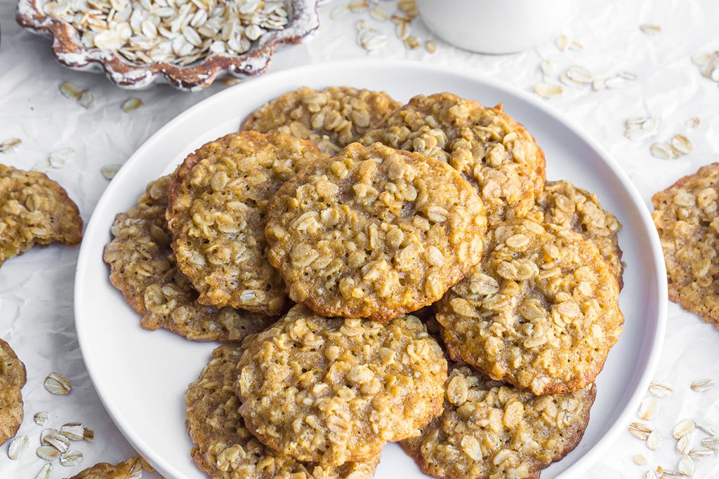 plate of quaker oats oatmeal cookies